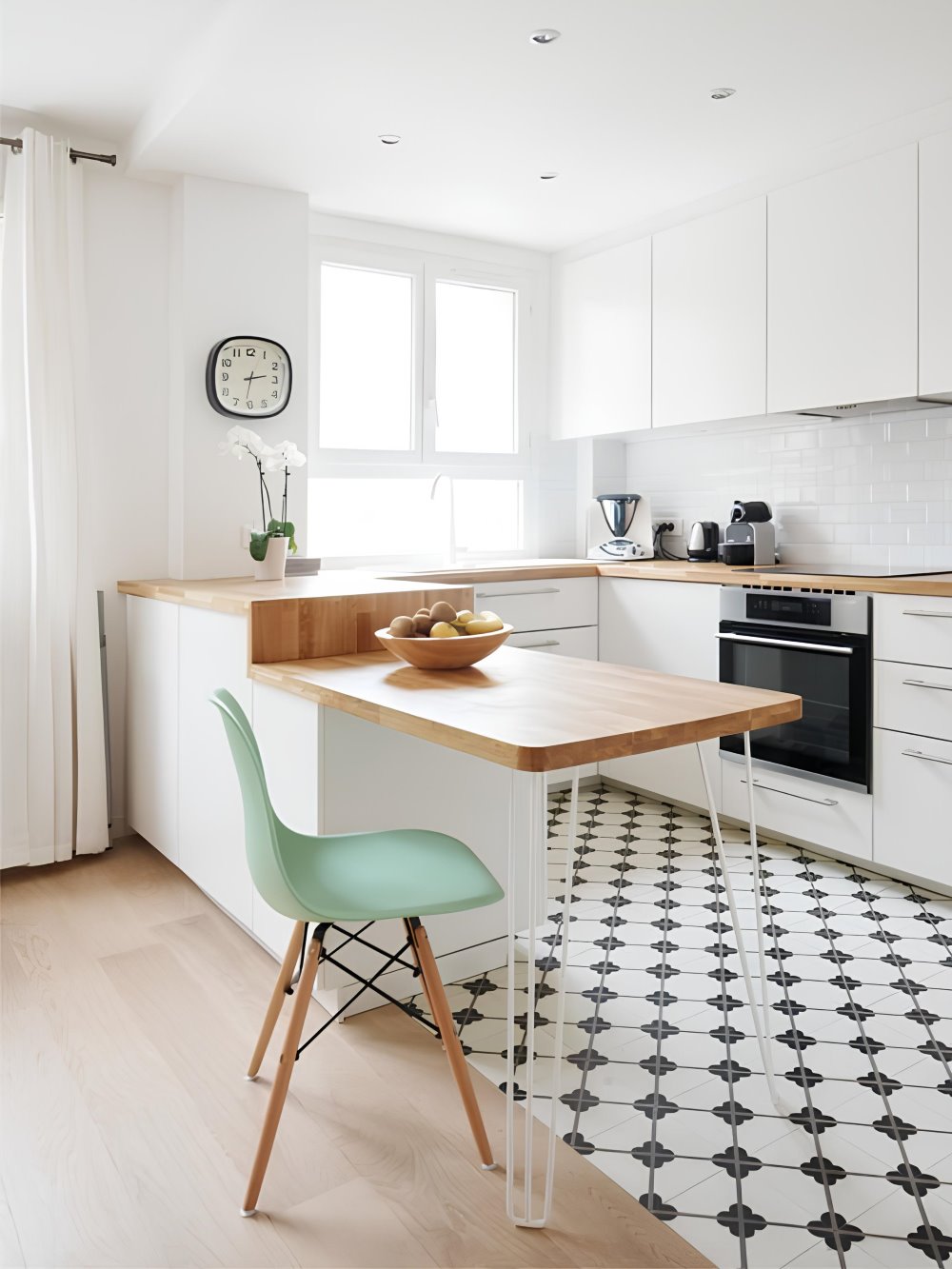 Réalisation d'une cuisine en carreaux de ciment dH-03 et parquet