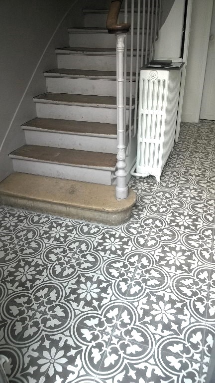 Sol de couloir en carreaux de ciment Lily gris