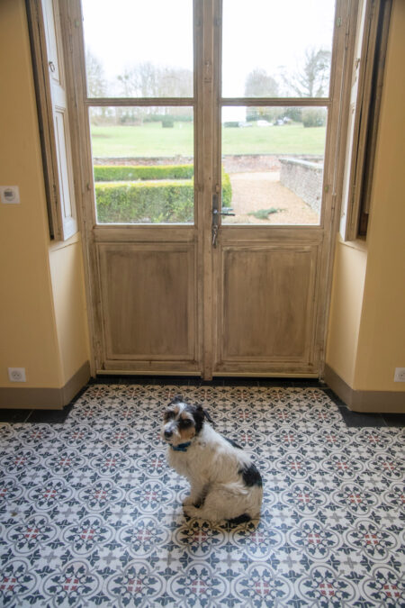 Sol en carreaux de ciment rouge dans une cuisine - modèle Marquise